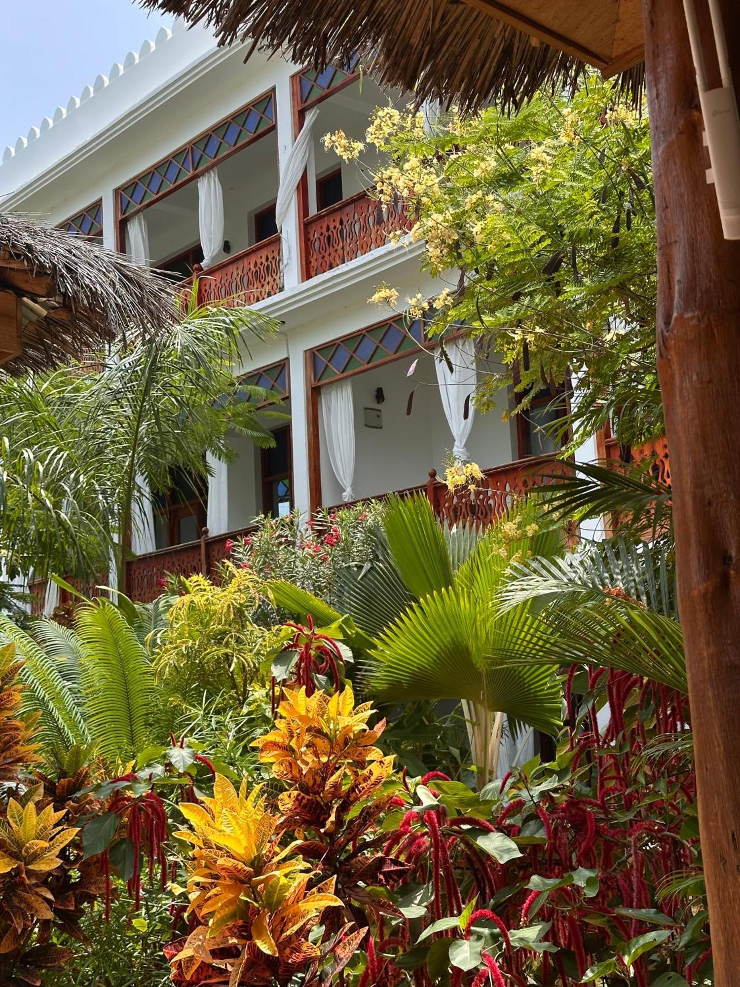 Tasneem Islamic Luxury Suites Jambiani  Εξωτερικό φωτογραφία
